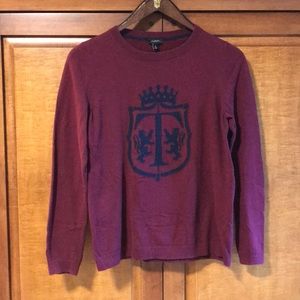 Maroon/Navy fine gauge sweater with crest size M.